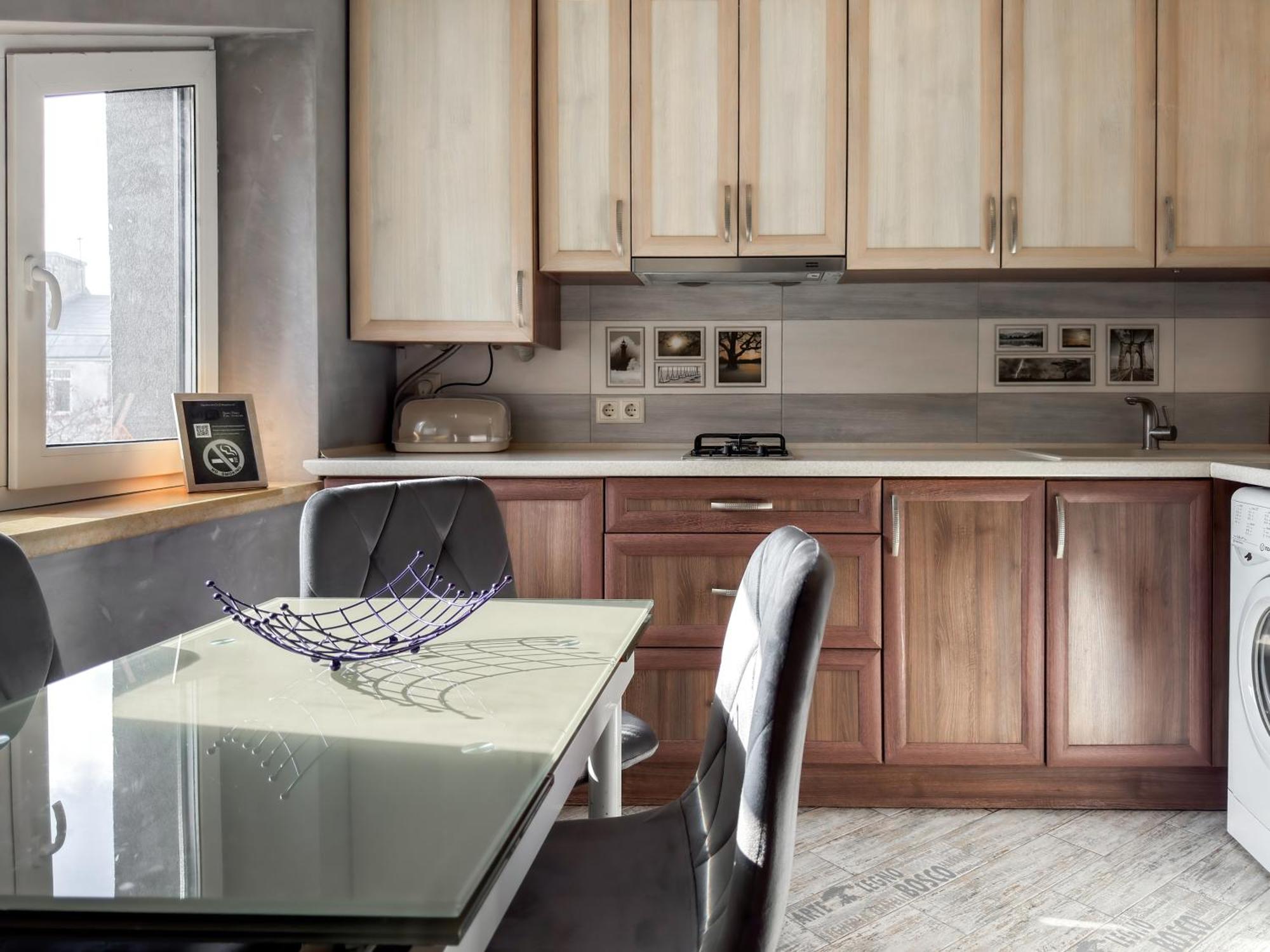 Apartments On Zaliznychna 49 อิวาโน-ฟรานกิฟสเก ภายนอก รูปภาพ