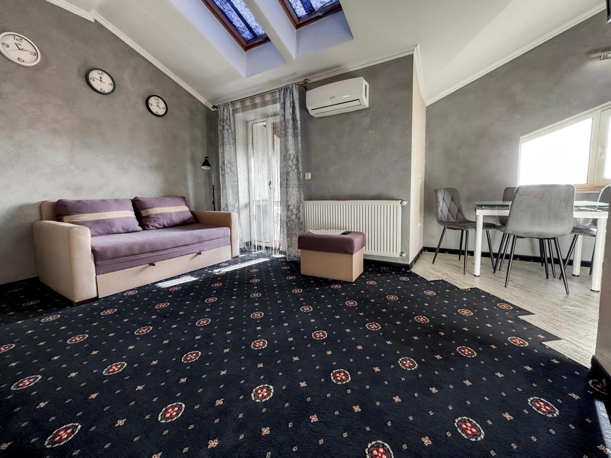 Apartments On Zaliznychna 49 อิวาโน-ฟรานกิฟสเก ภายนอก รูปภาพ