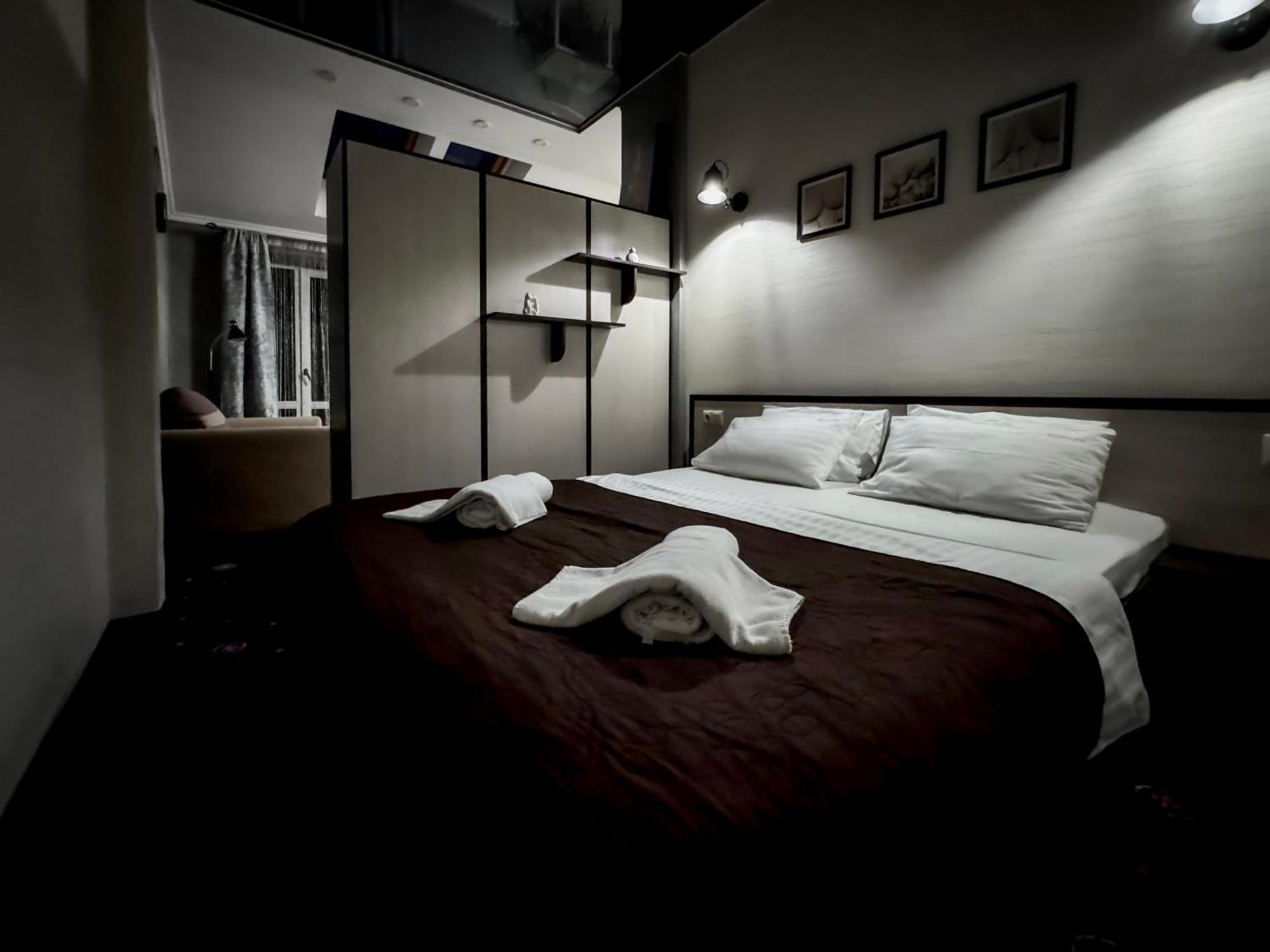 Apartments On Zaliznychna 49 อิวาโน-ฟรานกิฟสเก ภายนอก รูปภาพ
