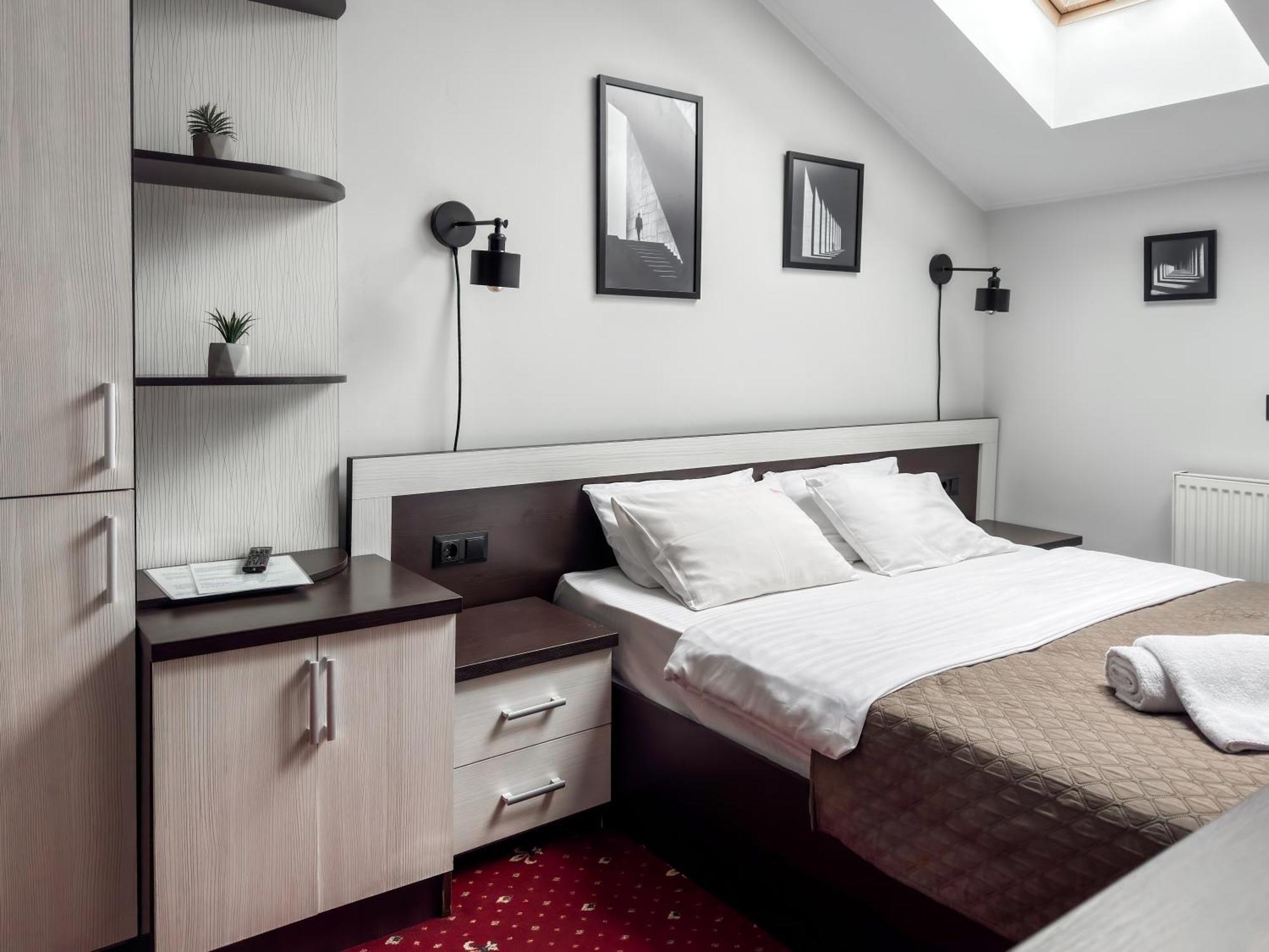 Apartments On Zaliznychna 49 อิวาโน-ฟรานกิฟสเก ภายนอก รูปภาพ