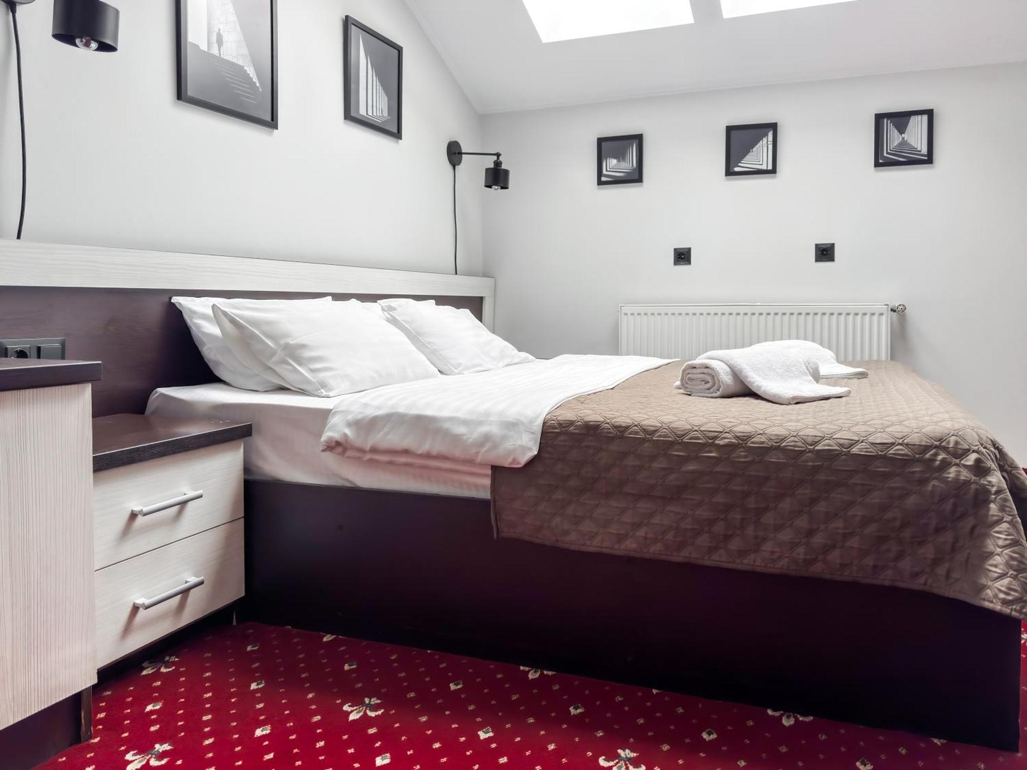 Apartments On Zaliznychna 49 อิวาโน-ฟรานกิฟสเก ภายนอก รูปภาพ