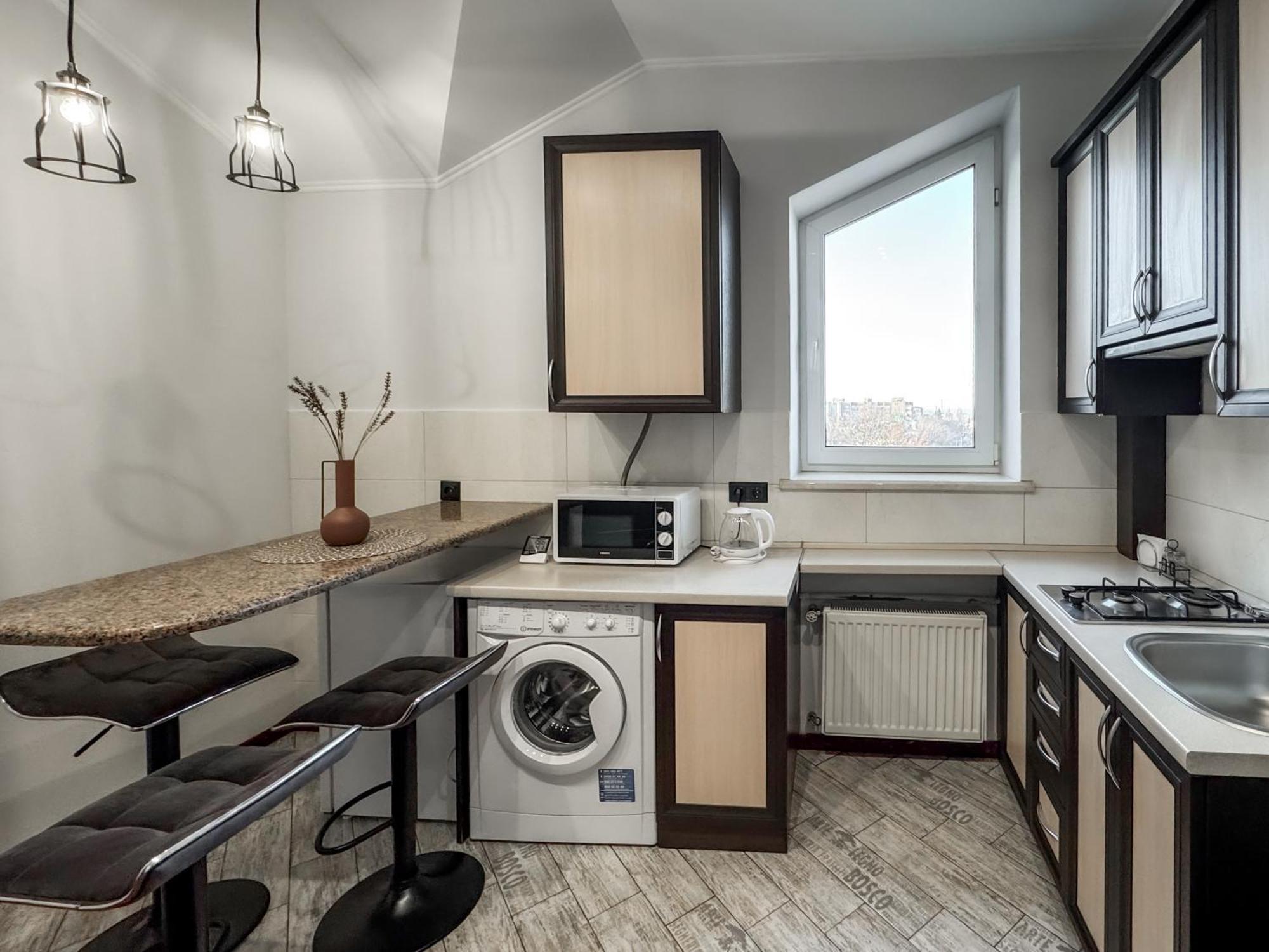 Apartments On Zaliznychna 49 อิวาโน-ฟรานกิฟสเก ภายนอก รูปภาพ